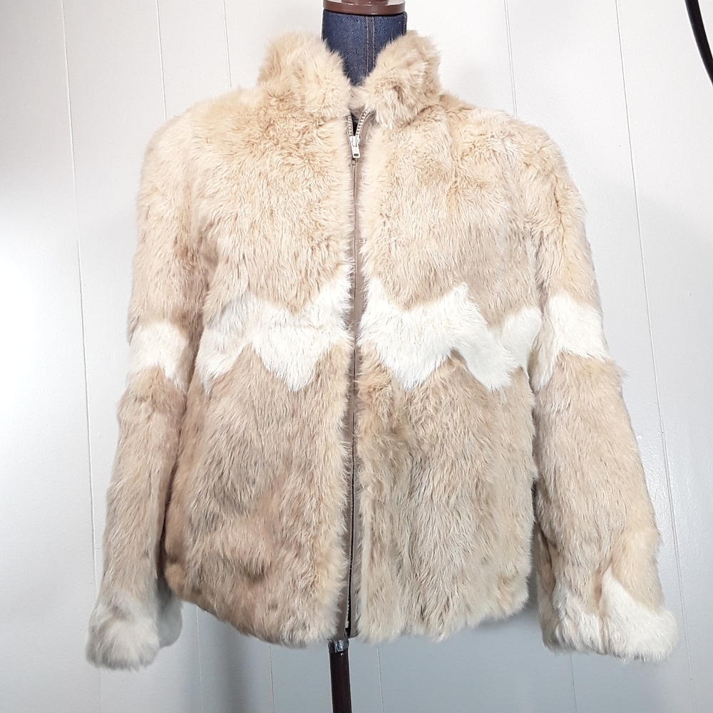 Rabbit fur coat by Chicago Chic medium ( see measurements) EUC w/ zigzag design